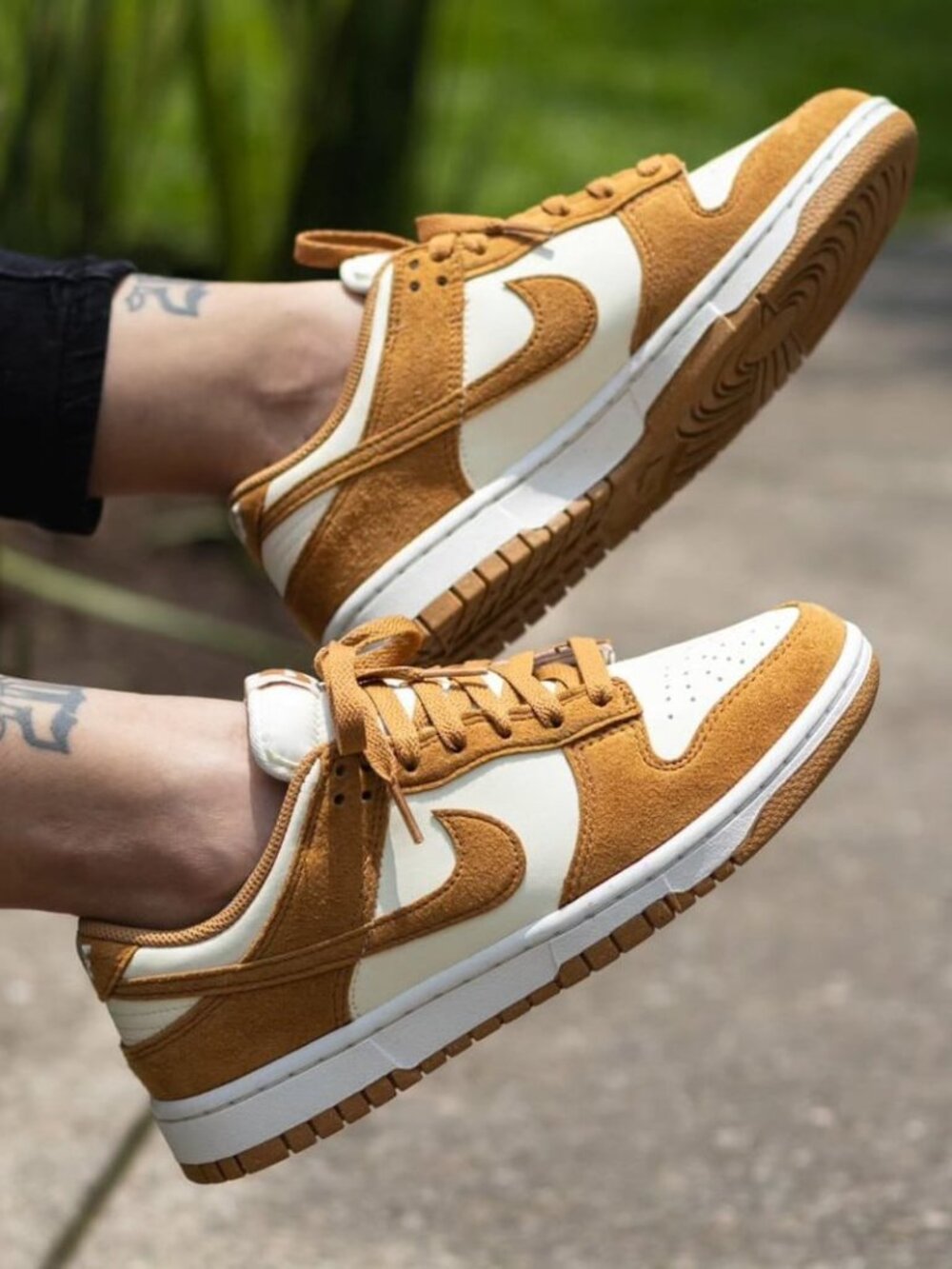 Nike Dunk Low Sneakers - Picture 2 of 16